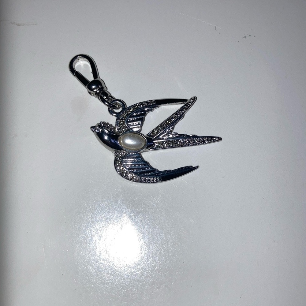 Chloe + Isabel Tresors Take Flight charm